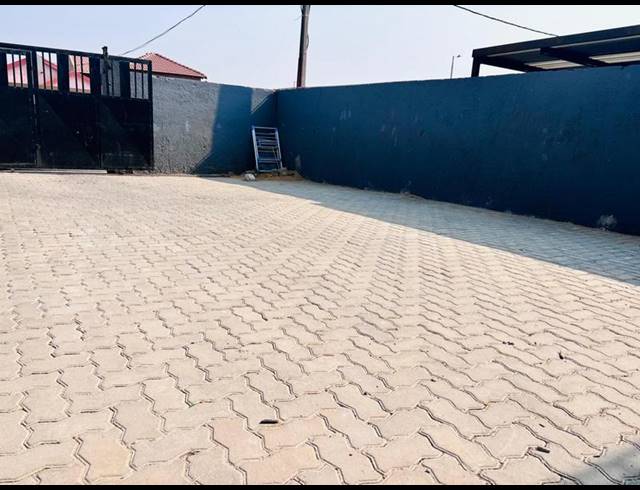 2 BEDROOM PROPERTY TO RENT IN FLEURHOF